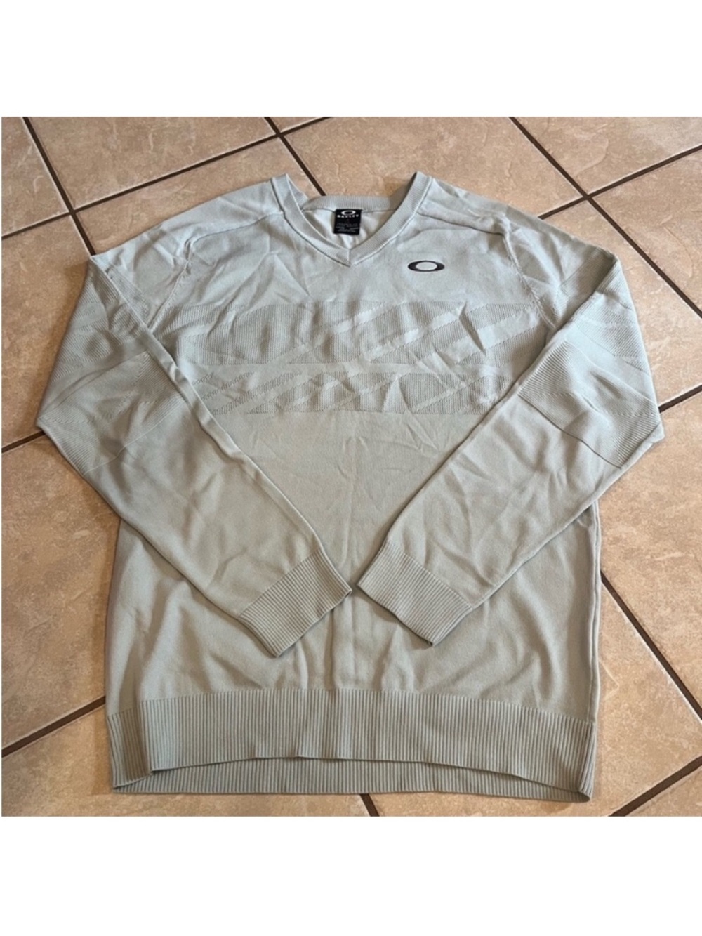 Oakley Men's Light Gray V-Neck long sleeve